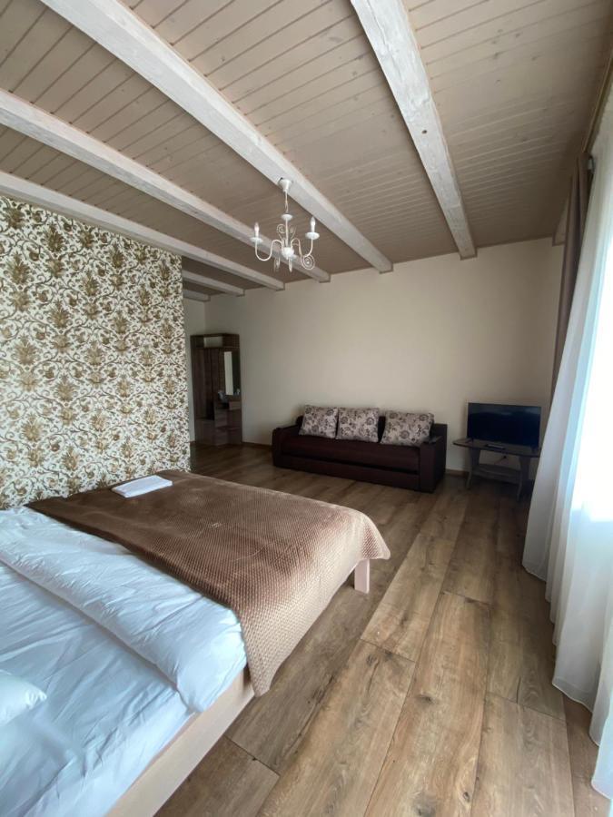 Солодкий Гранат Hotel Slavske Bagian luar foto